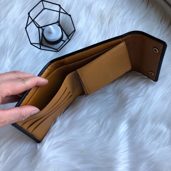 ❌❌Sold❌❌ LV Mini Canvas
Trifold Wallet Khaki - Picture 4 of 8